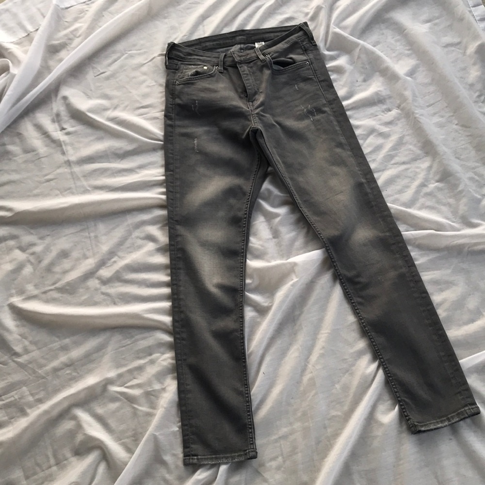 Grey Denim Skinnies😍